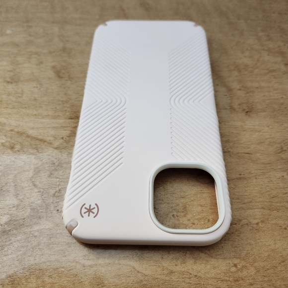 Speck Presidio2 Grip Magsafe Case For Apple iPhone 14 Plus/15 Plus Nimbus Pink - Picture 5 of 7